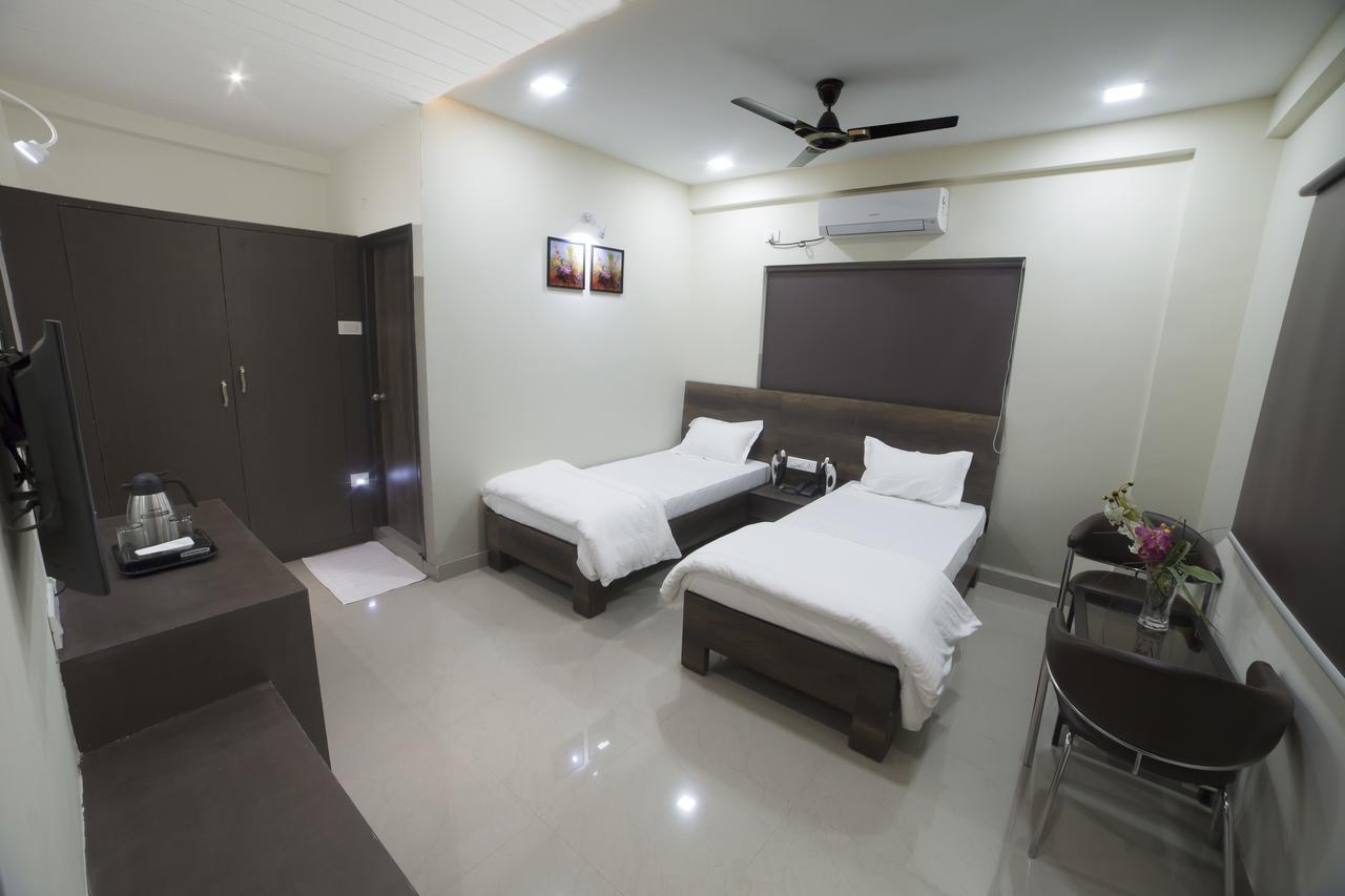Our Nest Banjara Hotel Хидерабад Екстериор снимка